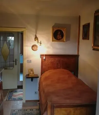 Neoclassical Suite-the Luxury Of The 19th Century