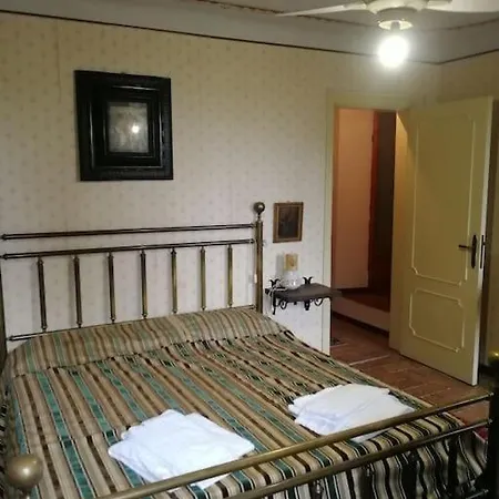 Neoclassical Suite-the Luxury Of The 19th Century Appartement Passo di Treia