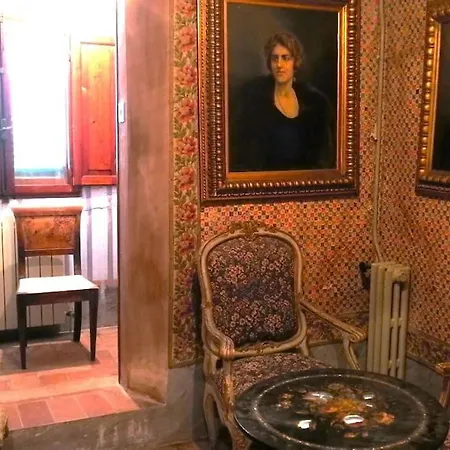 Neoclassical Suite-the Luxury Of The 19th Century *