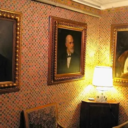 Neoclassical Suite-the Luxury Of The 19th Century *